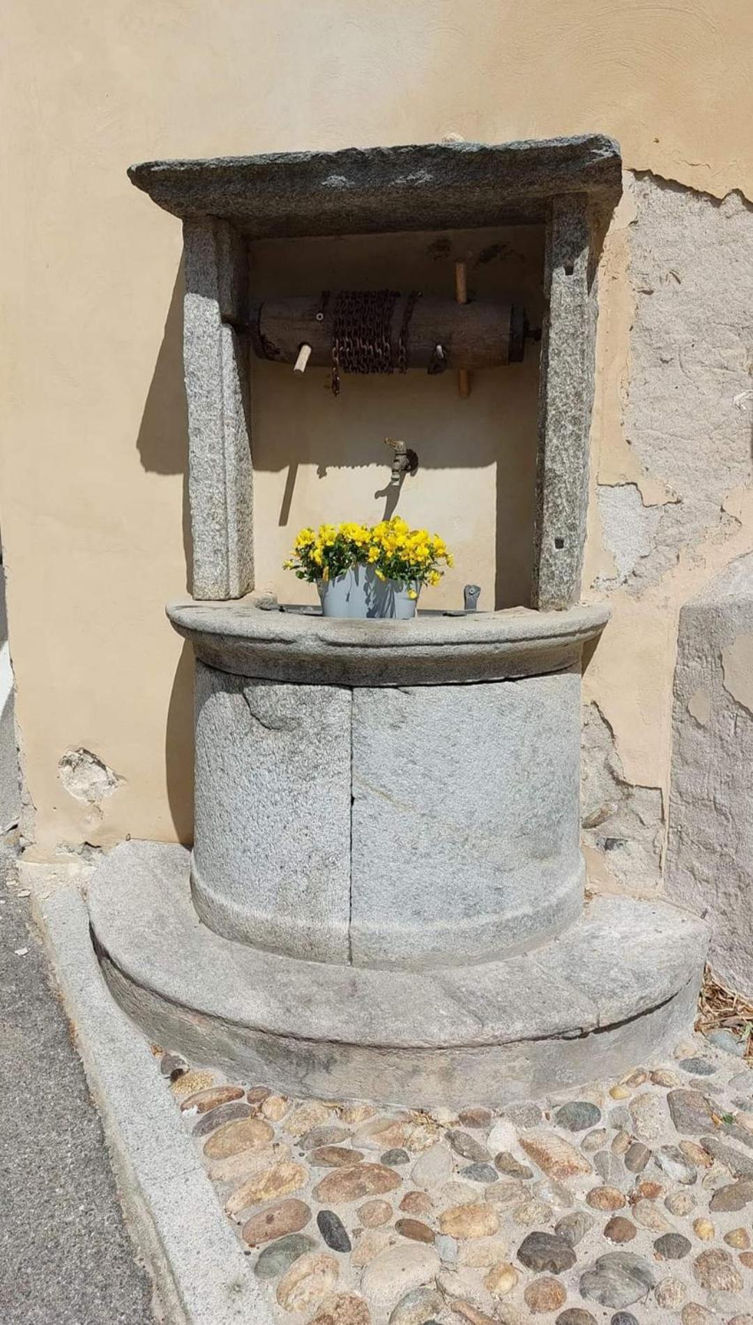 Casa Valletta Mezzomerico Bagian luar foto